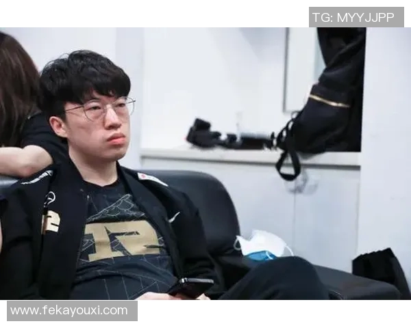 赛后分析:RNG与V5对决中的表现与状态深度解读 赛后分析:RNG与V5对决中的表现与状态深度解读