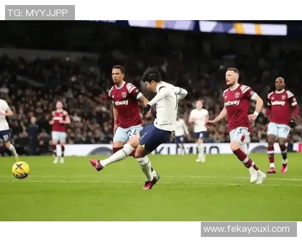 热刺与西汉姆激战正酣谁能在伦敦德比中笑到最后