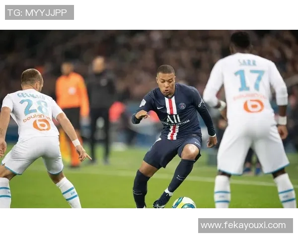 南特球队迎战巴黎圣曼力争主场胜利展现实力与决心 南特球队迎战巴黎圣曼力争主场胜利展现实力与决心