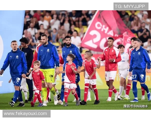 摩纳哥与利摩日的精彩对决揭示足球战术与团队合作的重要性 摩纳哥与利摩日的精彩对决揭示足球战术与团队合作的重要性