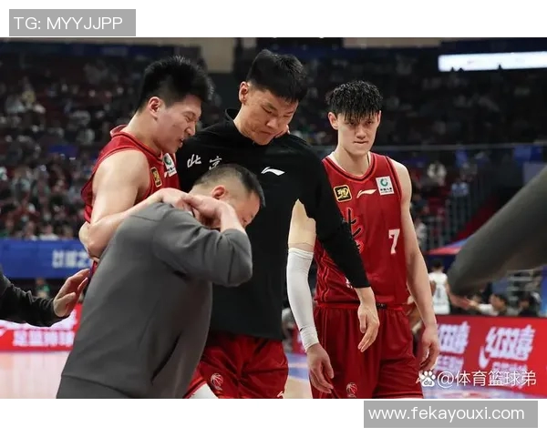 曾凡博的篮球之路：从青涩少年到职业赛场的奋斗与荣耀