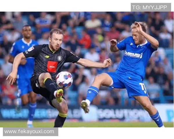 查尔顿与唐卡斯特的激烈对决揭示英甲联赛的竞争魅力与球队实力较量 查尔顿与唐卡斯特的激烈对决揭示英甲联赛的竞争魅力与球队实力较量